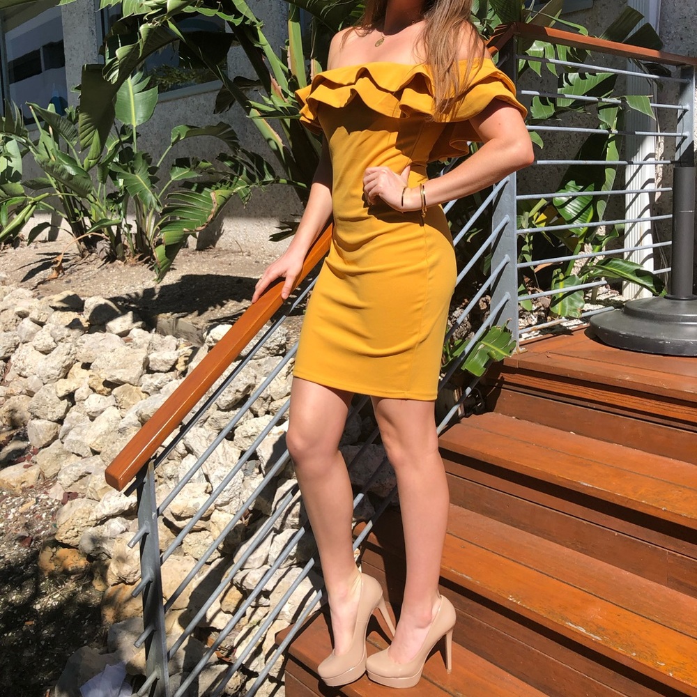 Size Small Yellow Dress